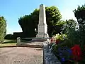 Le monument aux morts de la commune.