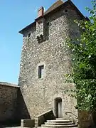 Le donjon vu depuis la cour intérieure