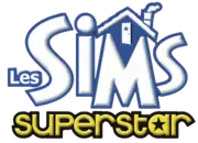 Les Sims est inscrit en grosses lettres blanches bordées de bleu. Au-dessus du M figure un toit de maison avec une porte ornée d'une étoile et une cheminée fumante. En dessous est inscrit Superstar.