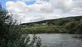 Vue générale depuis les berges du Doubs.