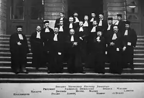 Les 19 défenseurs lors du procès du grand complot (mai 1889)