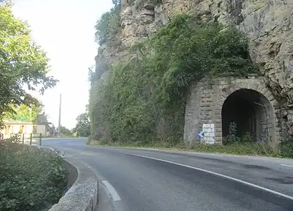 La voie et le tunnel désaffectés (Photo de 2019).