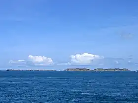 Vue des Sept-Îles depuis Trégastel.