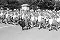 Les tirailleurs des 3e RTA, 6e et 4e RTM de la Première armée, précédés de leur nouba défilent à Paris le 18 juin 1945.