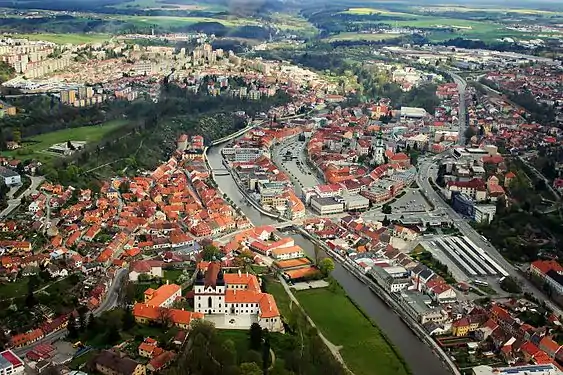 Vue aérienne oblique du centre-ville.