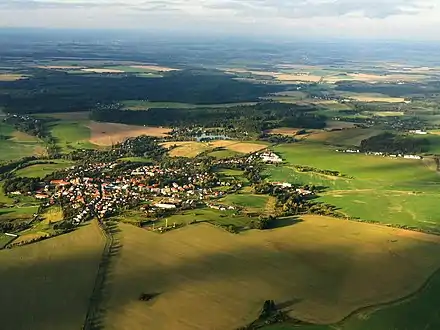 Zbraslavice : vue aérienne oblique.