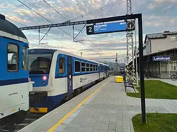 Train en gare de Letohrad.