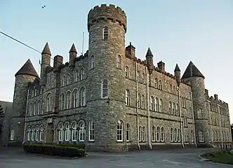 Le Saint-Eunan’s College.