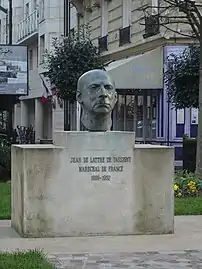 Monument au maréchal de Lattre de Tassigny.