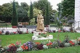 Statue de Louise Michel.