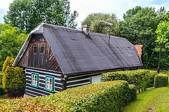 Maison traditionnelle à Lhan.