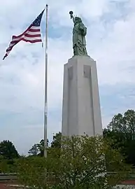 Auguste Bartholdi, La Liberté éclairant le monde, Vestavia Hills, réplique de 11 mètres fondue en 1956.