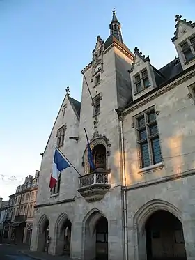 L'hôtel de ville.