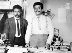 Librado Rivera et Enrique Flores Magón, rédacteurs de Regeneración (entre 1910 et 1915, à Los Angeles).