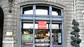 Vitrine de la librairie historique, place Bellecour.