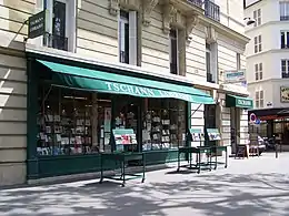 La librairie Tschann, créée en 1929 (no 125).