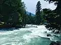 La rivière Liddar se jette dans la rivière Jhelum, au niveau de Pahalgam, dans la vallée du Cachemire.