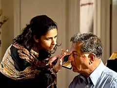 Girish Karnad sur le tournage de Life goes on (film, 2009) (en)