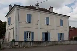 Bâtiment voyageurs de l'ancienne gare de Maubourguet.