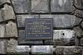 Plaque commémorative du centenaire du début de la construction du tunnel.