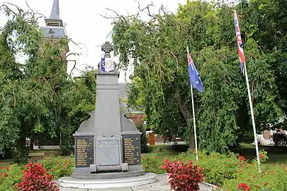 Le monument aux morts.