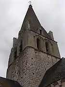 Vue rapprochée du clocher.