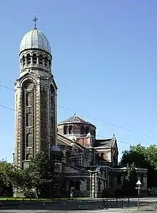 Vue arrière de l'église Saint-Sauveur.