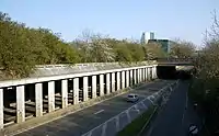 Le périphérique traversant le parc des Dondaines