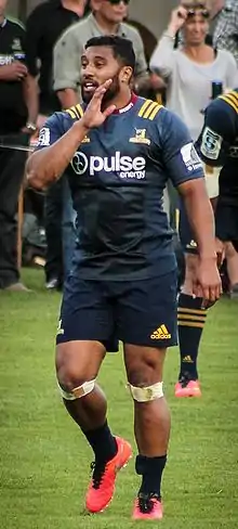 Sopoaga durant un match avec les Highlanders