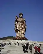 Grand Bouddha vu du pied des escaliers