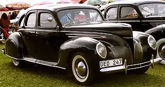 Lincoln-Zephyr V-12 four-door sedan, 1939