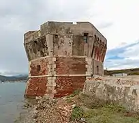 Torre della Linguella (it) dans le port de Portoferraio.