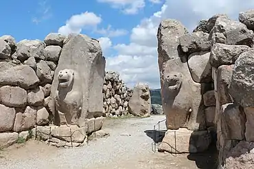 La « porte des lions » de Hattusa (Boğazkale), la capitale des Hittites.