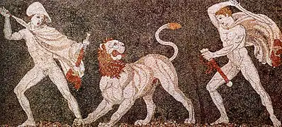 Alexandre le Grand (à gauche) chassant un lion asiatique avec Cratère, détail d'une mosaïque de la fin du IVe siècle av. J.-C., musée archéologique de Pella.