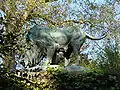 L'un des deux Lions en bronze du jardin des plantes de Paris.