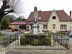 Le monument aux morts.