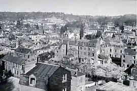 Vue panoramique de la ville en ruines.