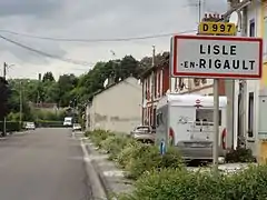 L'ex-RN 397 à Lisle-en-Rigault.