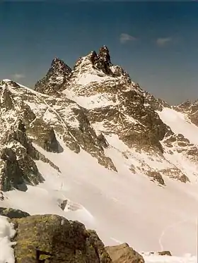 Vue du Gross Litzner (à droite) depuis le sud-est.