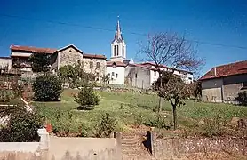 Livinhac-le-Haut et le clocher de l’église Saint-Adrien.