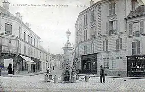 Livry - rue de l’église et la mairie.