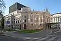 L'Opéra après une importante restauration en 2011. L'extension est visible à l'arrière.