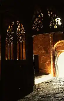 Jubé de l'entrée de l'église.