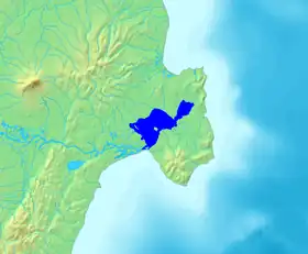 Carte de la péninsule Kamtchatski, avec le lac Nerpitchie en bleu.
