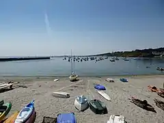 La baie et le port de Locmaria.