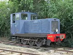 Le locotracteur LKM V10C No. 10.