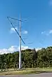 Antenne logarithmique à ondes courtes en dehors de l'ancienne station de radio de Varberg, en Suède