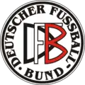 Logo du Deutscher Fussball Bund vers 1911, les couleurs noir-blanc-rouge étant celles de l'Empire allemand.