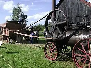Machine à battre et locomobile Heinrich Lanz AG de 1911.