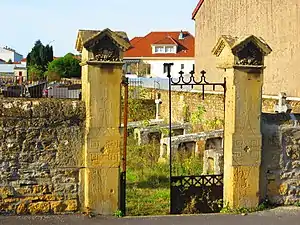 Cimetière catholique privé.